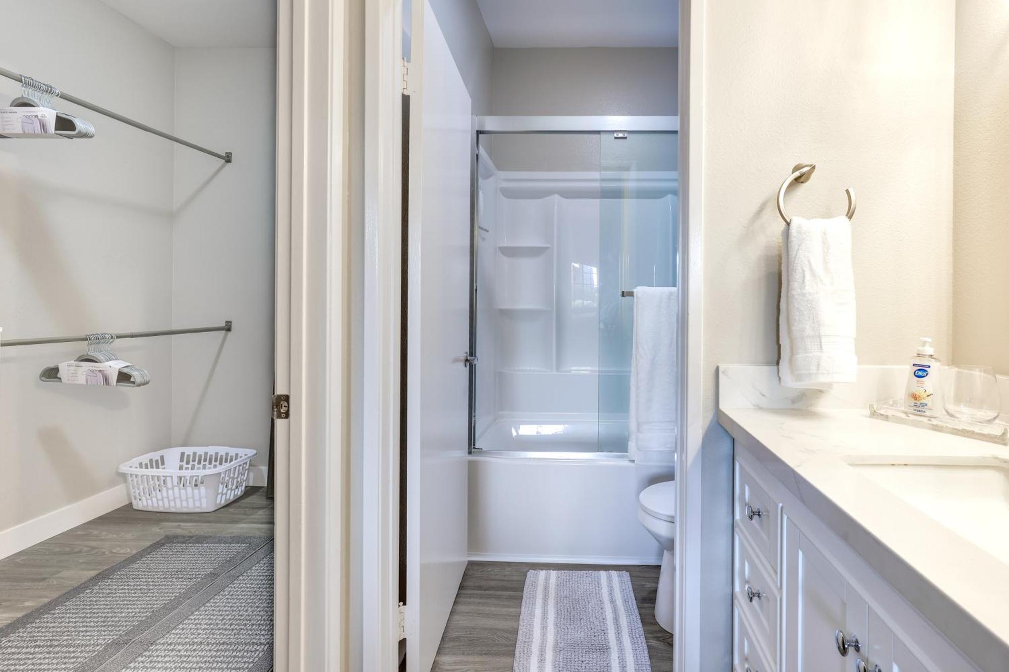 Apartment Sunny With Pool Access Near Wineries *